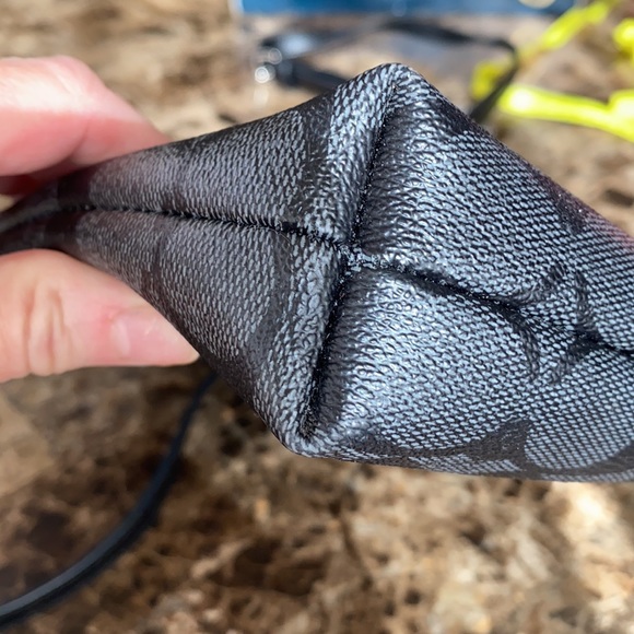 COPY - Coach cross body bag - Picture 7 of 14